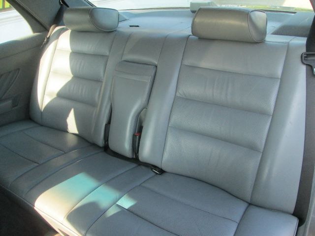 Mercedes-Benz 300 1990 photo 2