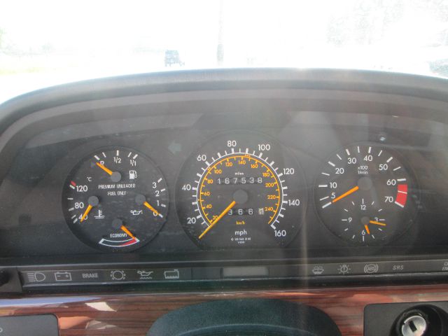 Mercedes-Benz 300 1990 photo 4