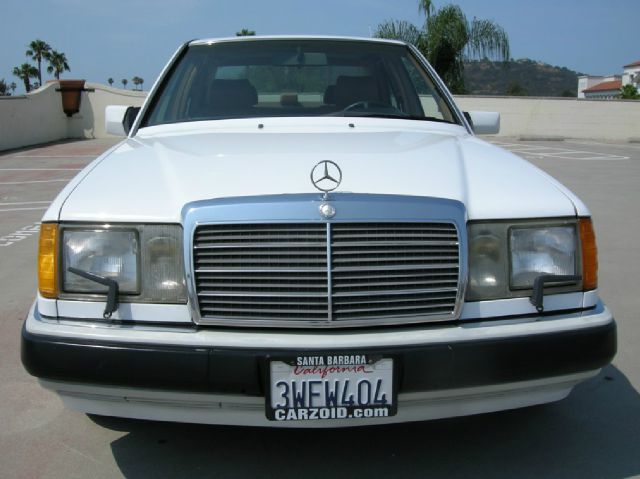 Mercedes-Benz 300 XLS Sedan