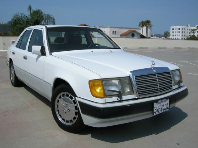 Mercedes-Benz 300 1991 photo 2