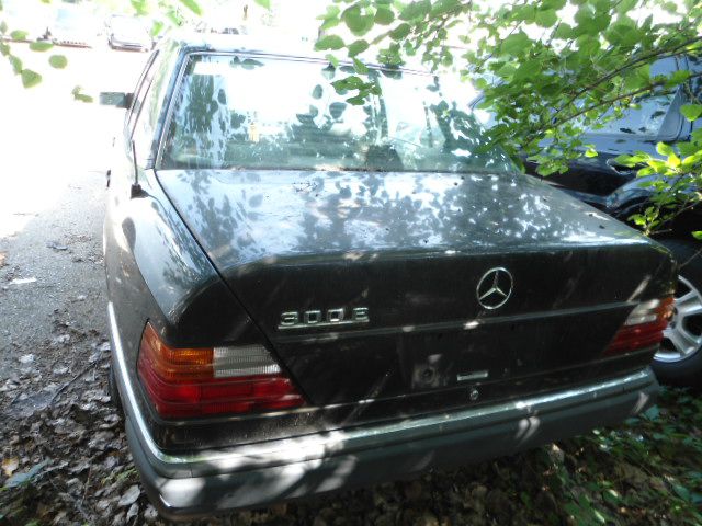 Mercedes-Benz 300 1991 photo 2