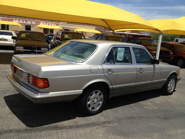 Mercedes-Benz 300 Unknown Sedan