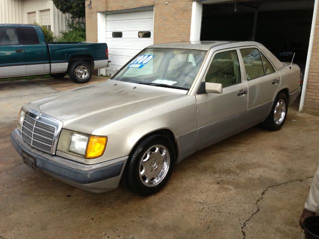 Mercedes-Benz 300 1992 photo 1