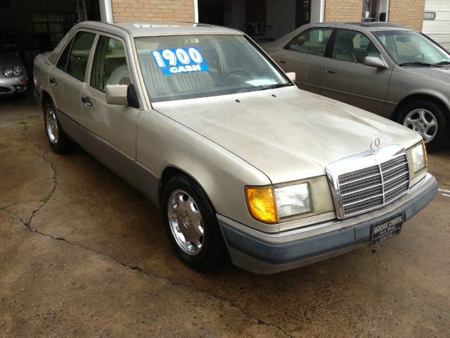 Mercedes-Benz 300 1992 photo 4