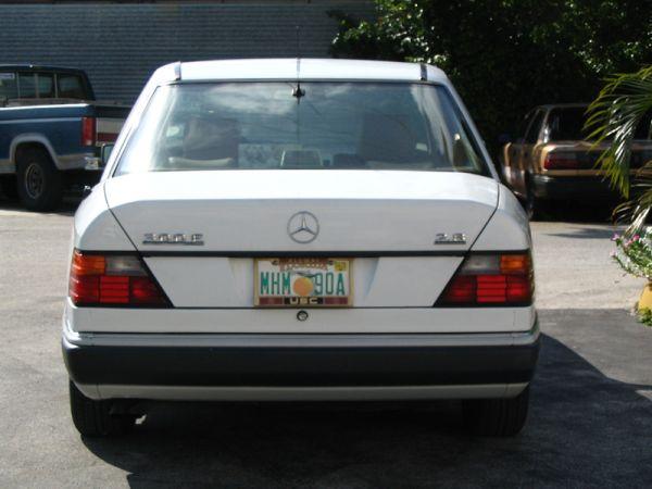 Mercedes-Benz 300 1993 photo 4