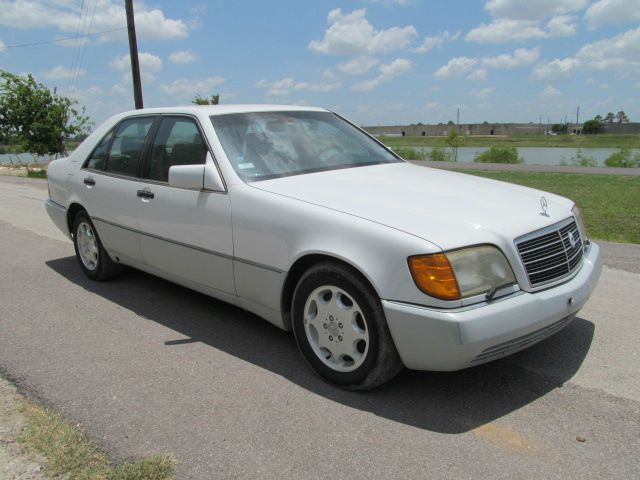 Mercedes-Benz 300 1993 photo 1
