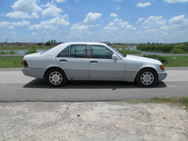 Mercedes-Benz 300 1993 photo 2