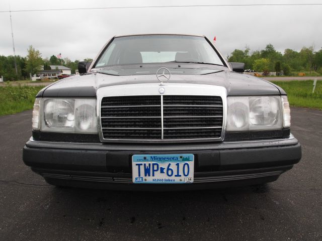 Mercedes-Benz 300 1993 photo 4