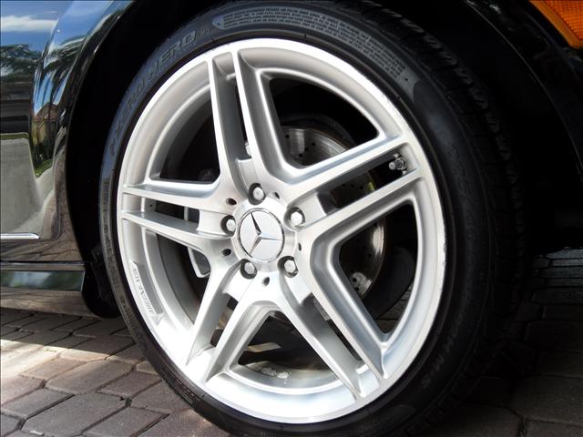 Mercedes-Benz 300 2008 photo 1