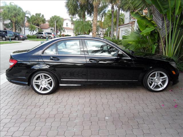 Mercedes-Benz 300 2008 photo 2