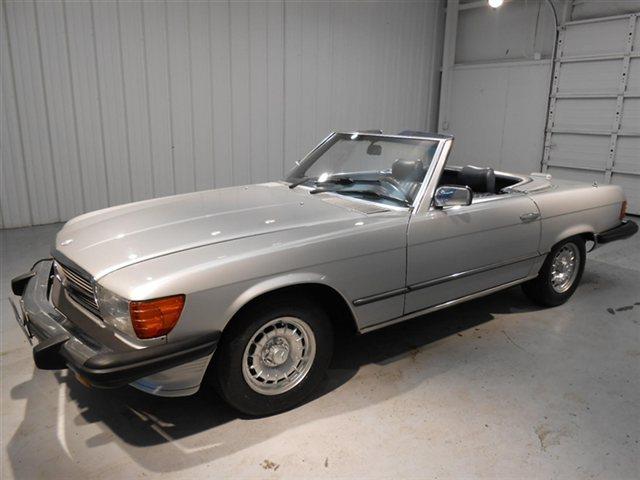 Mercedes-Benz 380 1981 photo 1