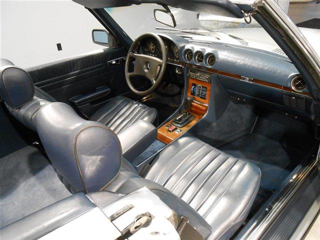Mercedes-Benz 380 1981 photo 3