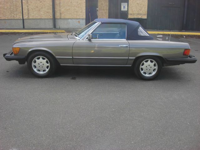 Mercedes-Benz 380 1981 photo 4