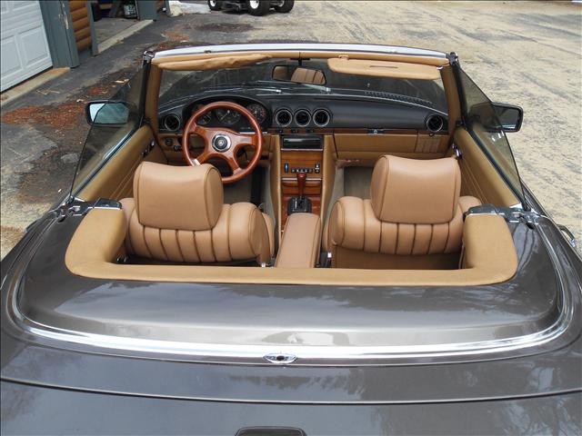 Mercedes-Benz 380 1982 photo 2