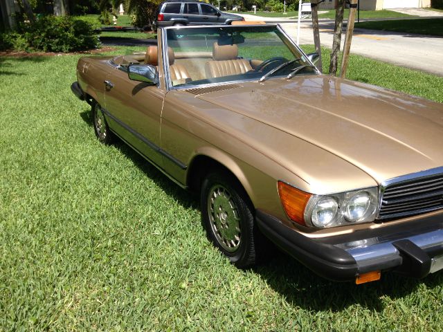 Mercedes-Benz 380 1983 photo 1