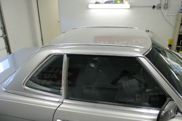 Mercedes-Benz 380 1983 photo 17