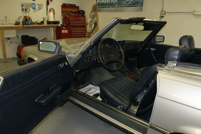 Mercedes-Benz 380 1983 photo 7