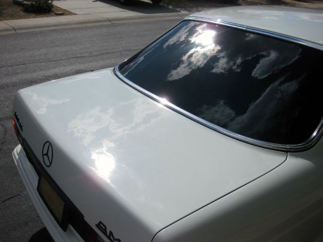 Mercedes-Benz 380 1984 photo 12