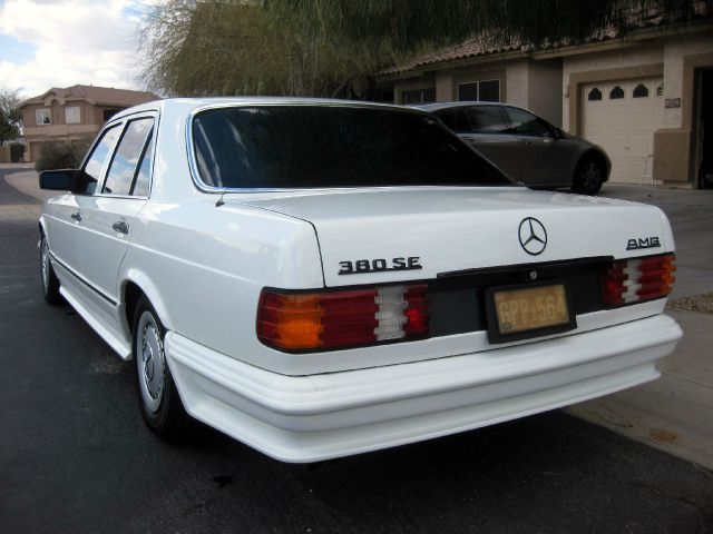 Mercedes-Benz 380 1984 photo 17