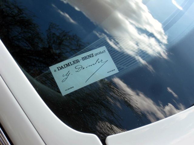 Mercedes-Benz 380 1984 photo 21