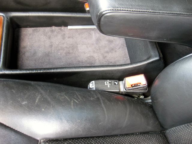 Mercedes-Benz 380 1984 photo 25