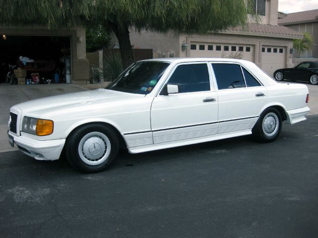 Mercedes-Benz 380 1984 photo 29
