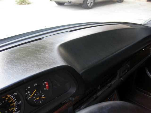 Mercedes-Benz 380 1984 photo 6