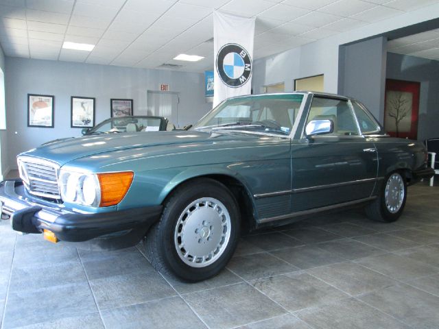 Mercedes-Benz 380 1985 photo 2