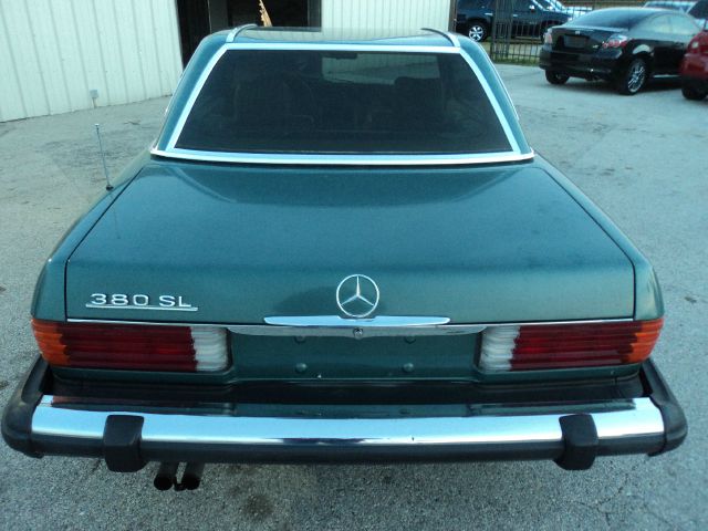 Mercedes-Benz 380 1985 photo 1