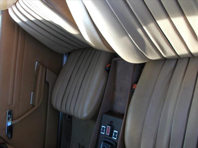 Mercedes-Benz 380SL 1981 photo 4