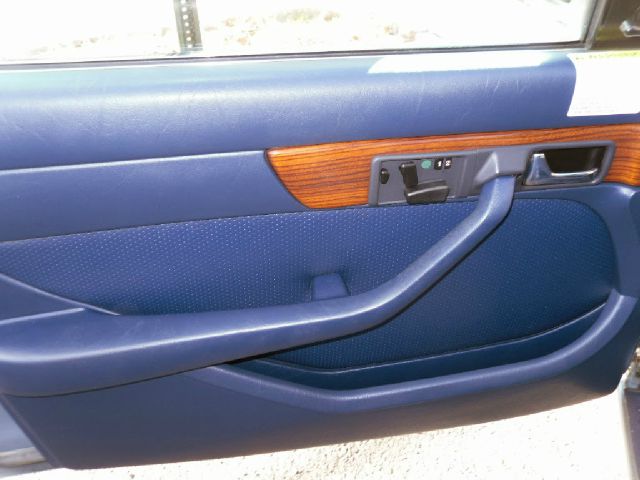 Mercedes-Benz 420 1986 photo 3