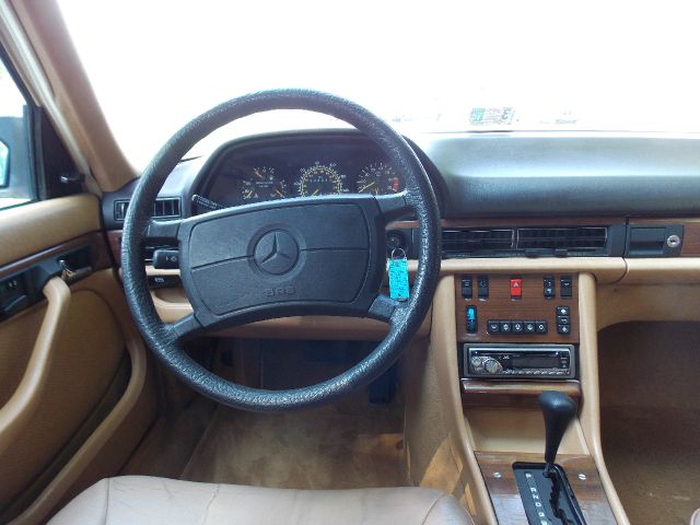 Mercedes-Benz 420 1987 photo 19