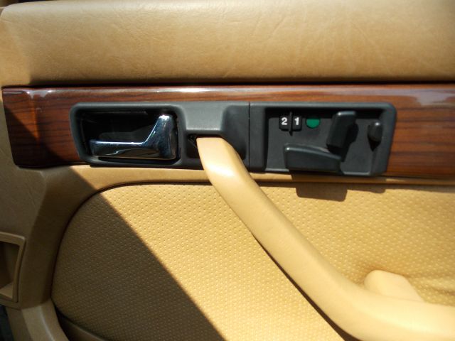 Mercedes-Benz 420 1987 photo 21