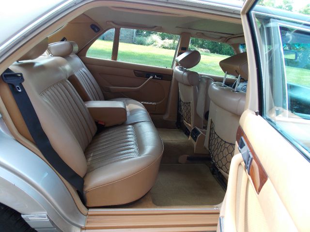 Mercedes-Benz 420 1987 photo 29