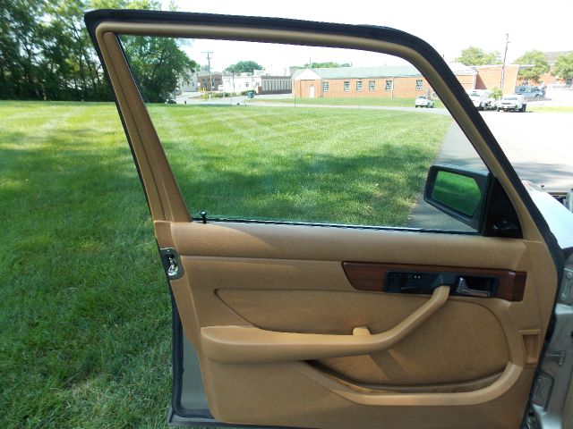 Mercedes-Benz 420 1987 photo 6