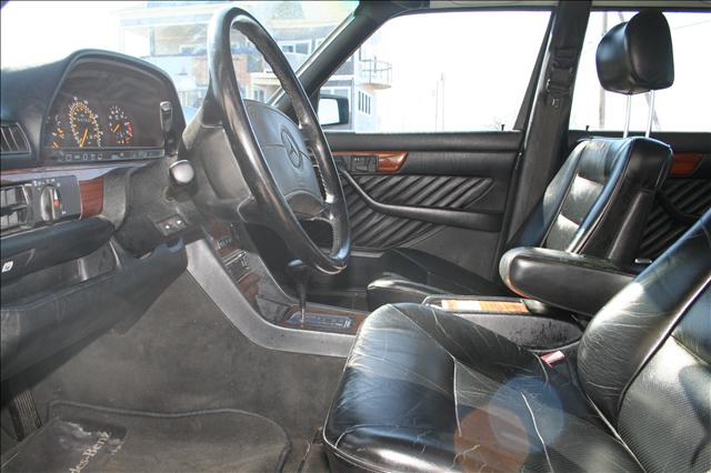 Mercedes-Benz 420 Unknown Sedan