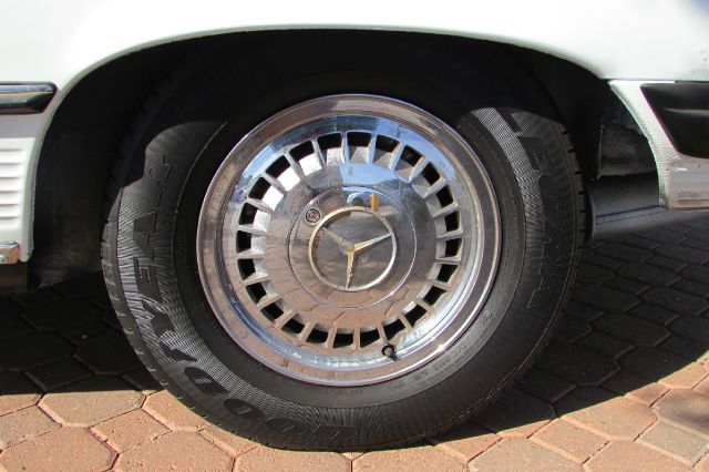 Mercedes-Benz 450SL 1980 photo 12