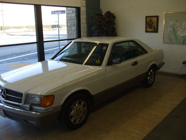 Mercedes-Benz 560 1986 photo 1