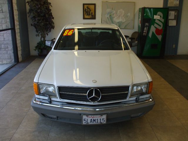 Mercedes-Benz 560 1986 photo 3