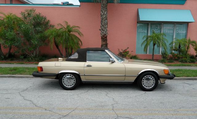 Mercedes-Benz 560 1986 photo 2