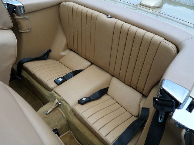 Mercedes-Benz 560 1986 photo 35