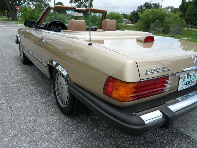 Mercedes-Benz 560 1986 photo 8