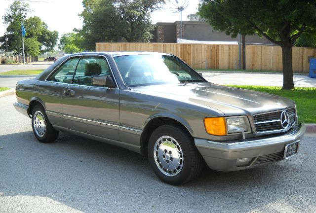 Mercedes-Benz 560 1986 photo 17