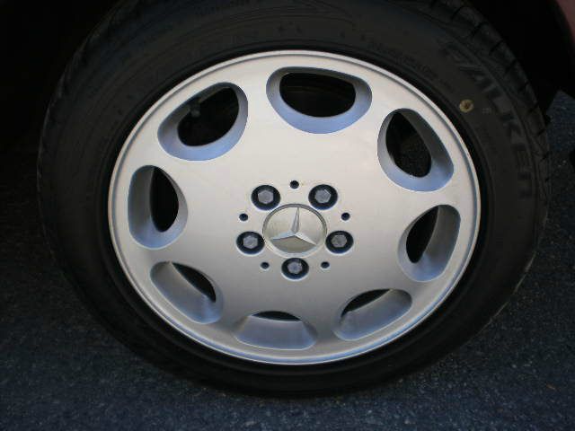 Mercedes-Benz 560 1986 photo 2