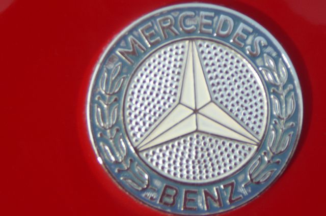 Mercedes-Benz 560 1987 photo 18