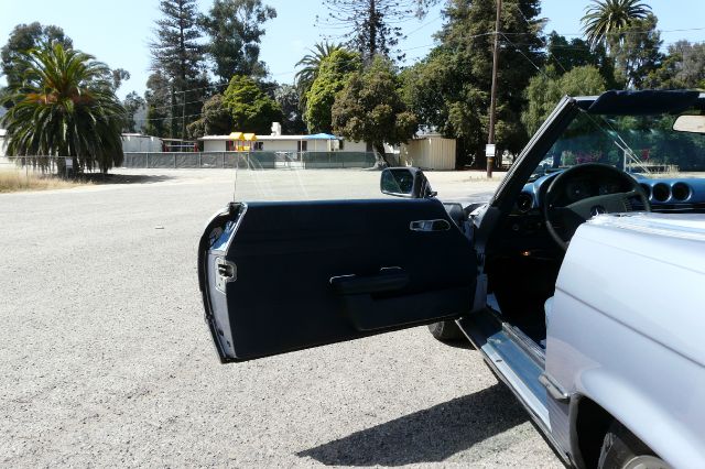 Mercedes-Benz 560 1987 photo 11