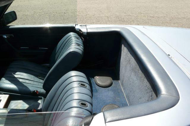 Mercedes-Benz 560 1987 photo 15