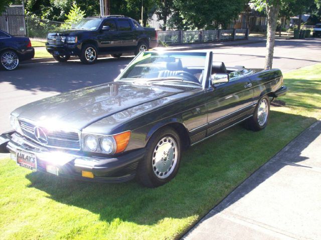 Mercedes-Benz 560 Eddie Bauer 4X4 (marshalltown) Coupe