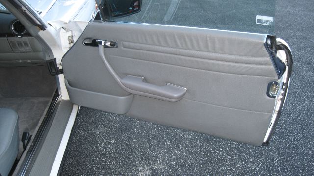 Mercedes-Benz 560 1988 photo 1