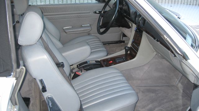Mercedes-Benz 560 1988 photo 3